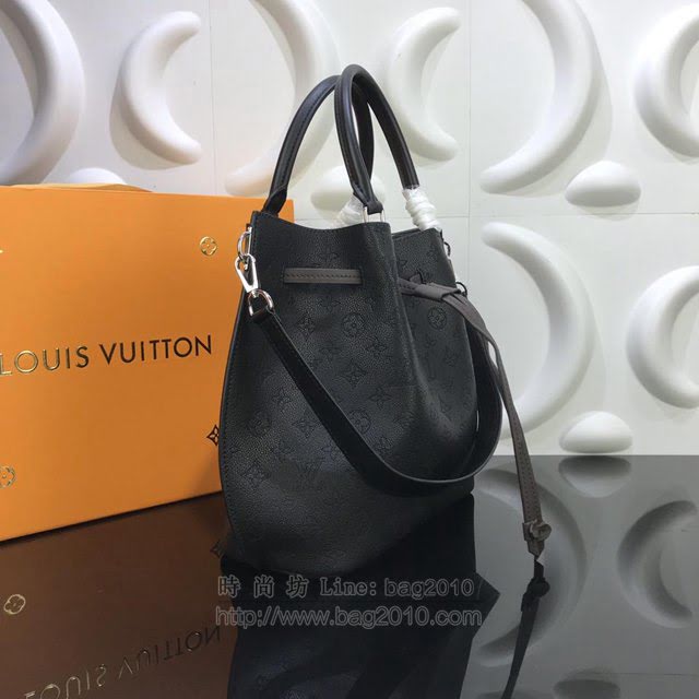 LV女包 路易威登多功能Girolata手袋 Mahina小牛皮 LV時尚水桶包 LV大號休閒手提包 手挎包  ydh2960